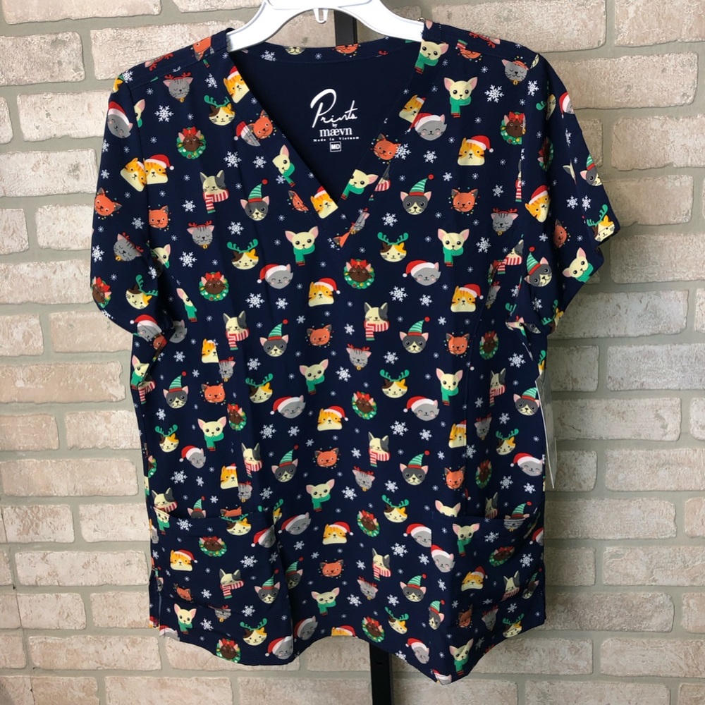 NWT Maevn Prints navy animal face holiday print short sleeve scrub top